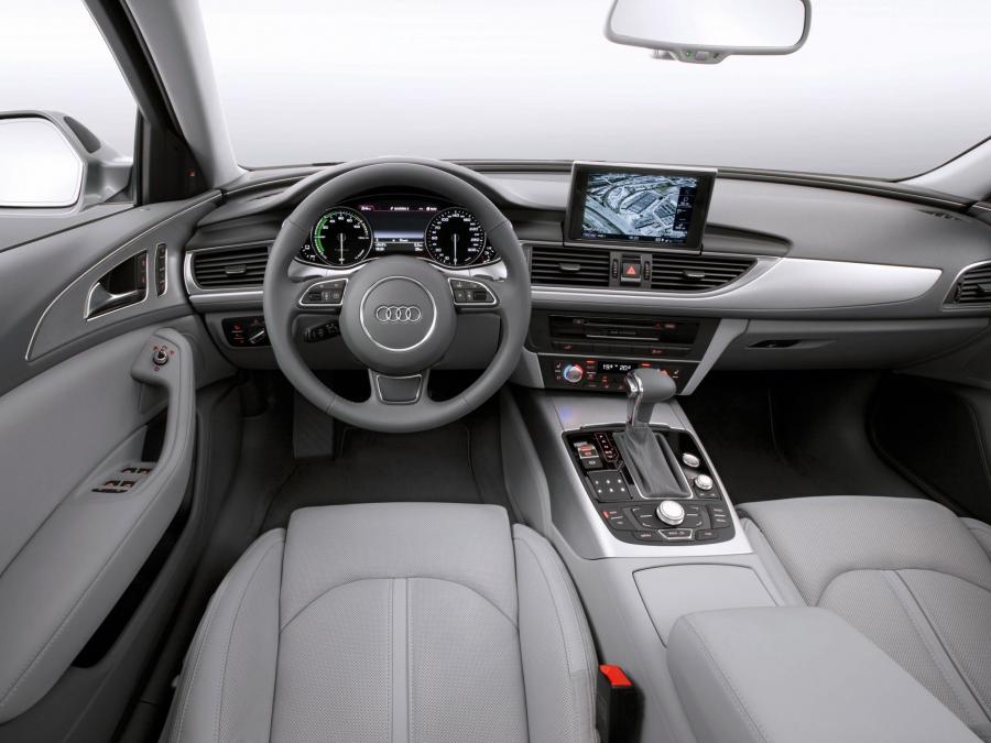 Торпедо Audi A6 Hybrid Sedan (4G, C7) 2011 года  (фото 18 из 24)
